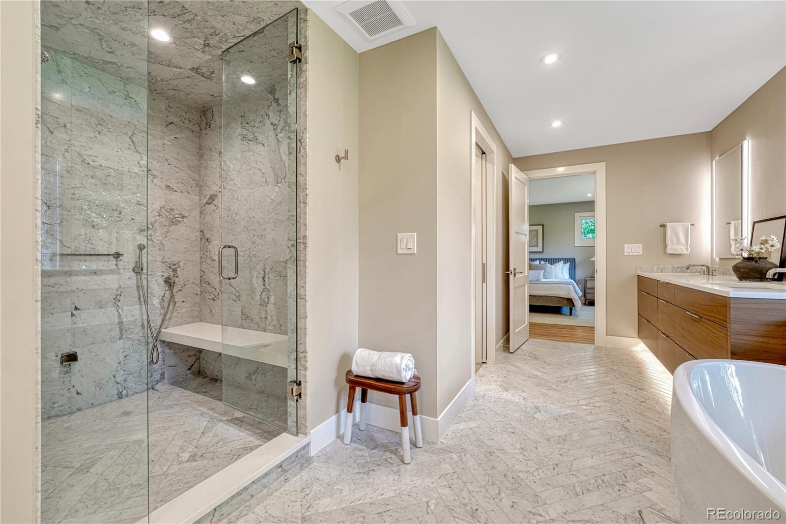 48b803f4 3e15 4aef Abac 14ff62e4fb41