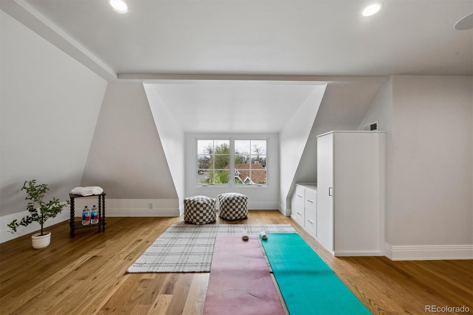 0b43df41 4a51 4c57 8c3f 4843e17290a9