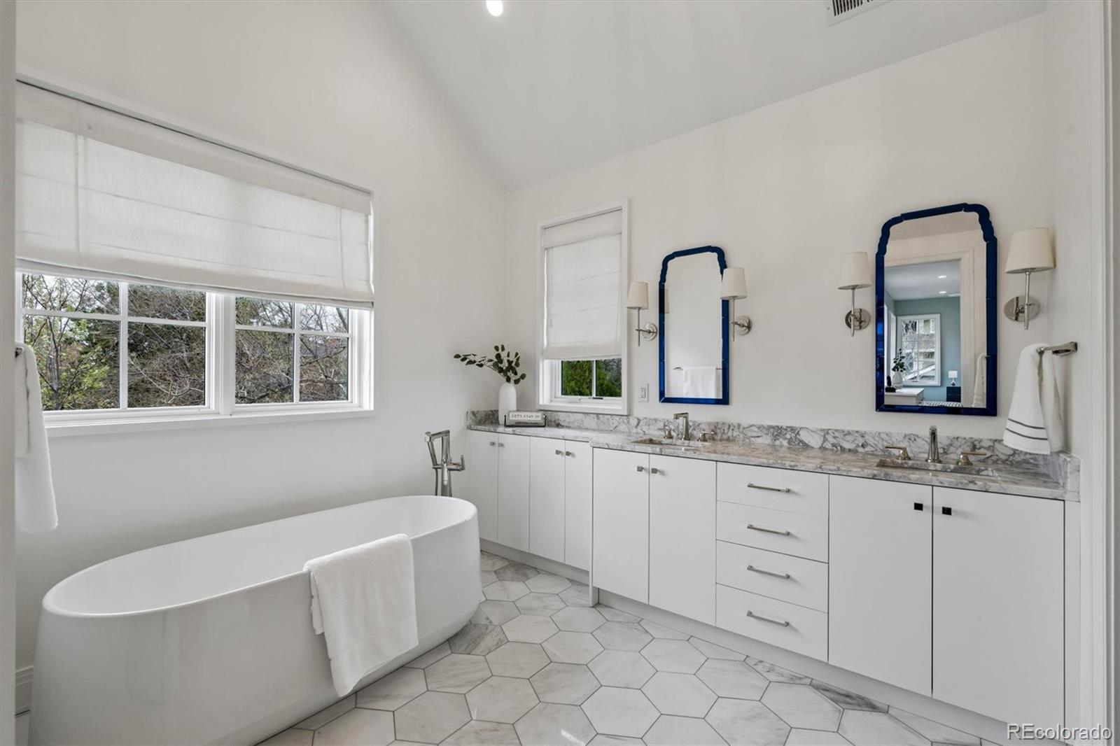 46415e14 D01e 4db0 9349 93deeeec53c9