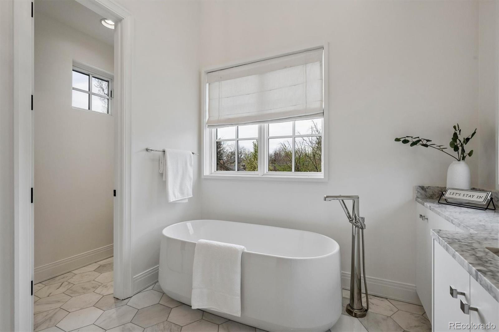 94c5c01e 3a99 4998 9403 47117e11fd41