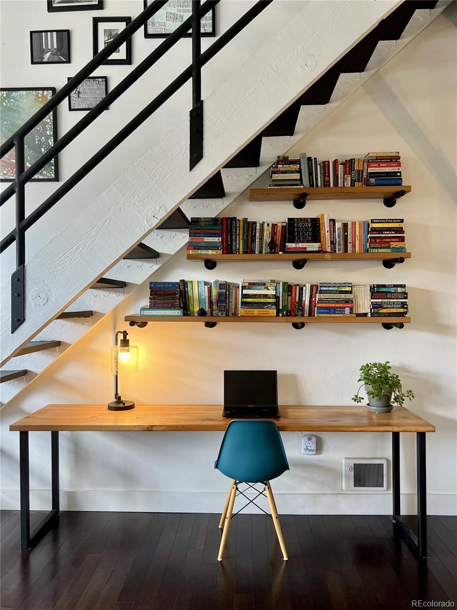 3d087d7f 6465 421c A297 00513f71ee9a