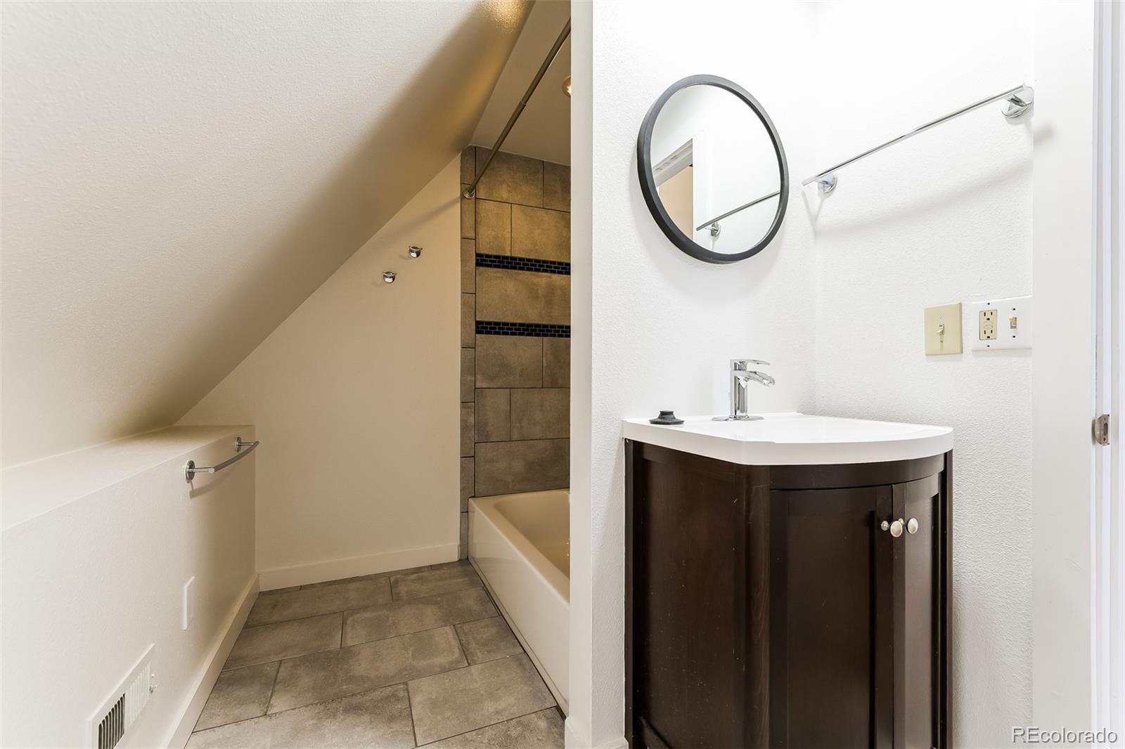 1a39e8e3 A0a6 4c03 Aa64 6d74656cae2d