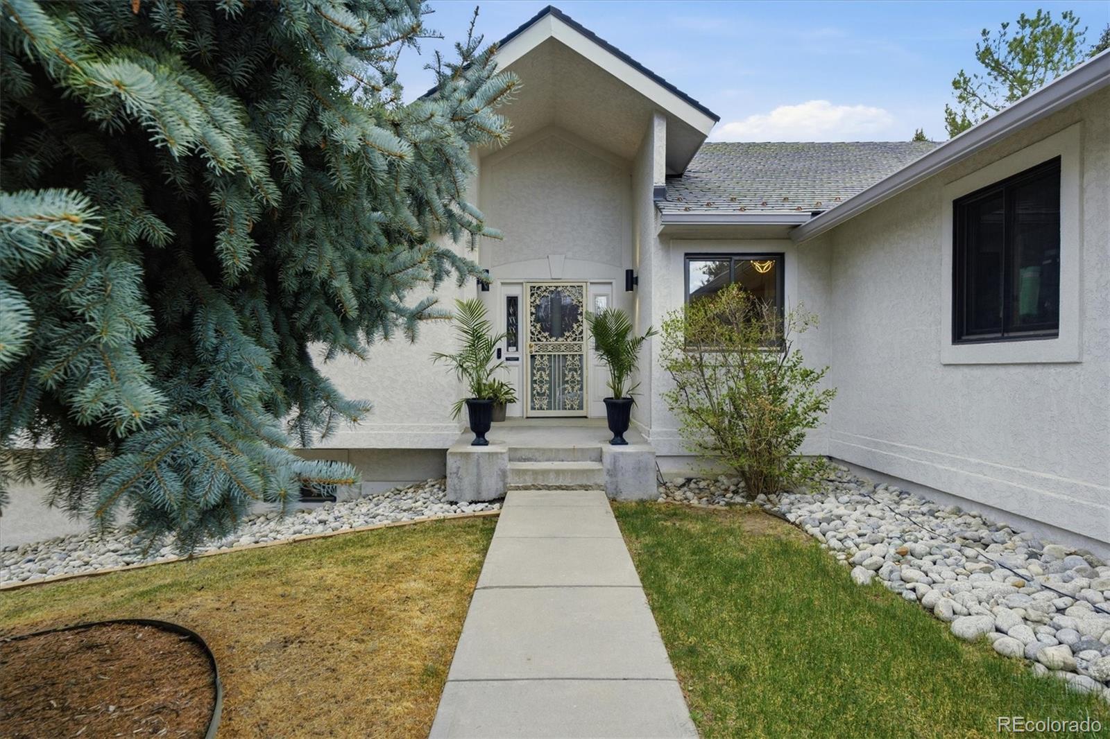 Ef00de82 E4d8 4d47 Bd99 Fae9d369a40a