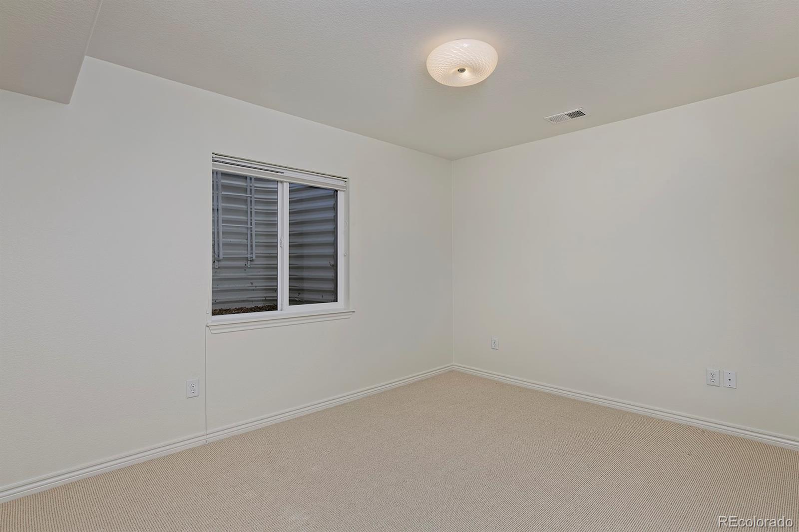 9005718a D74e 4e71 9639 261adfaccc93