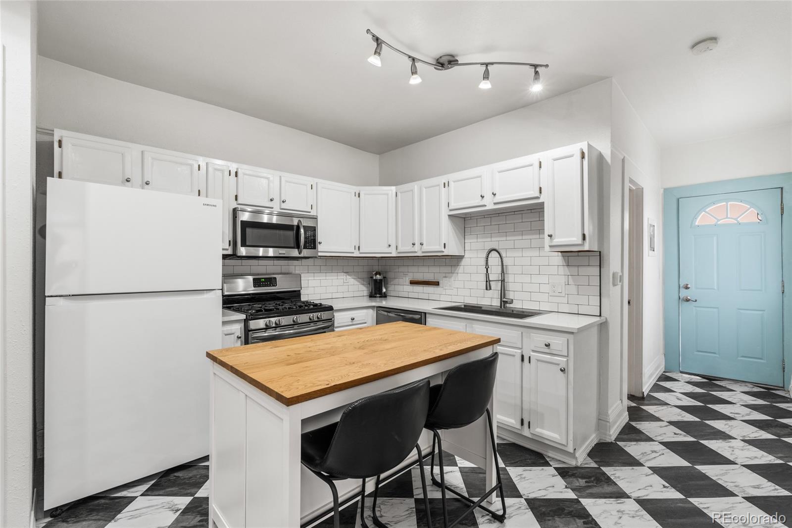 Cfca8119 79b4 418b A7f9 C46620278e4c