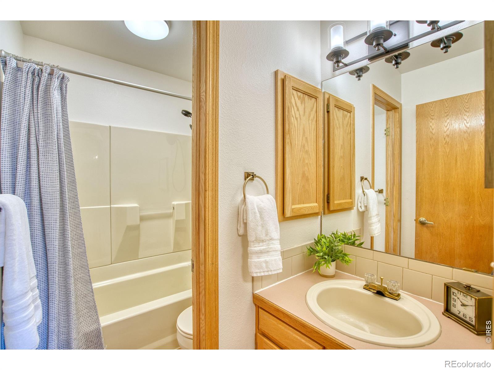 68046064 5906 48fc 8f85 0548b0531f36