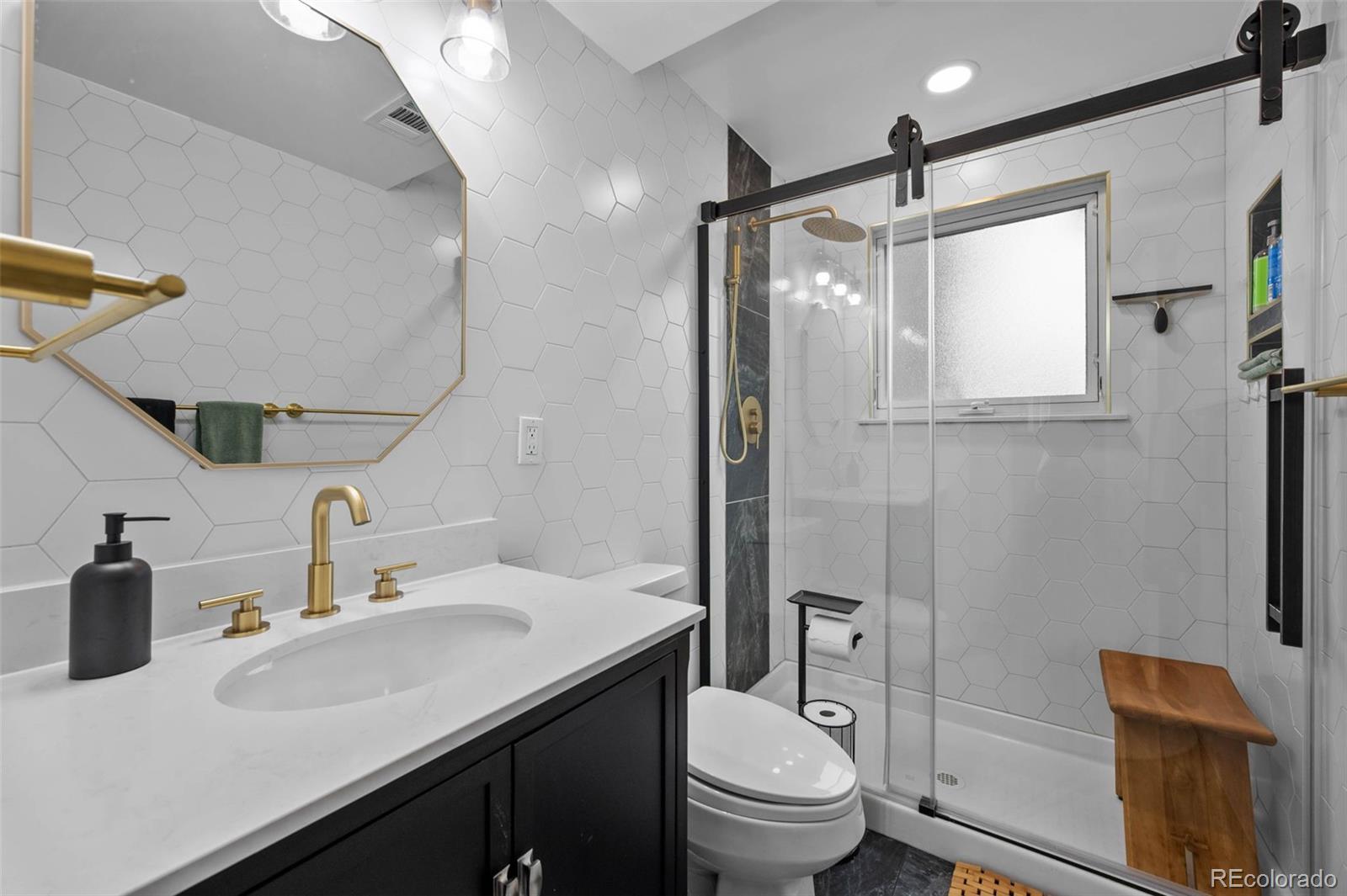 A95c76b7 Da61 44df Bacc 8cc1753968e3