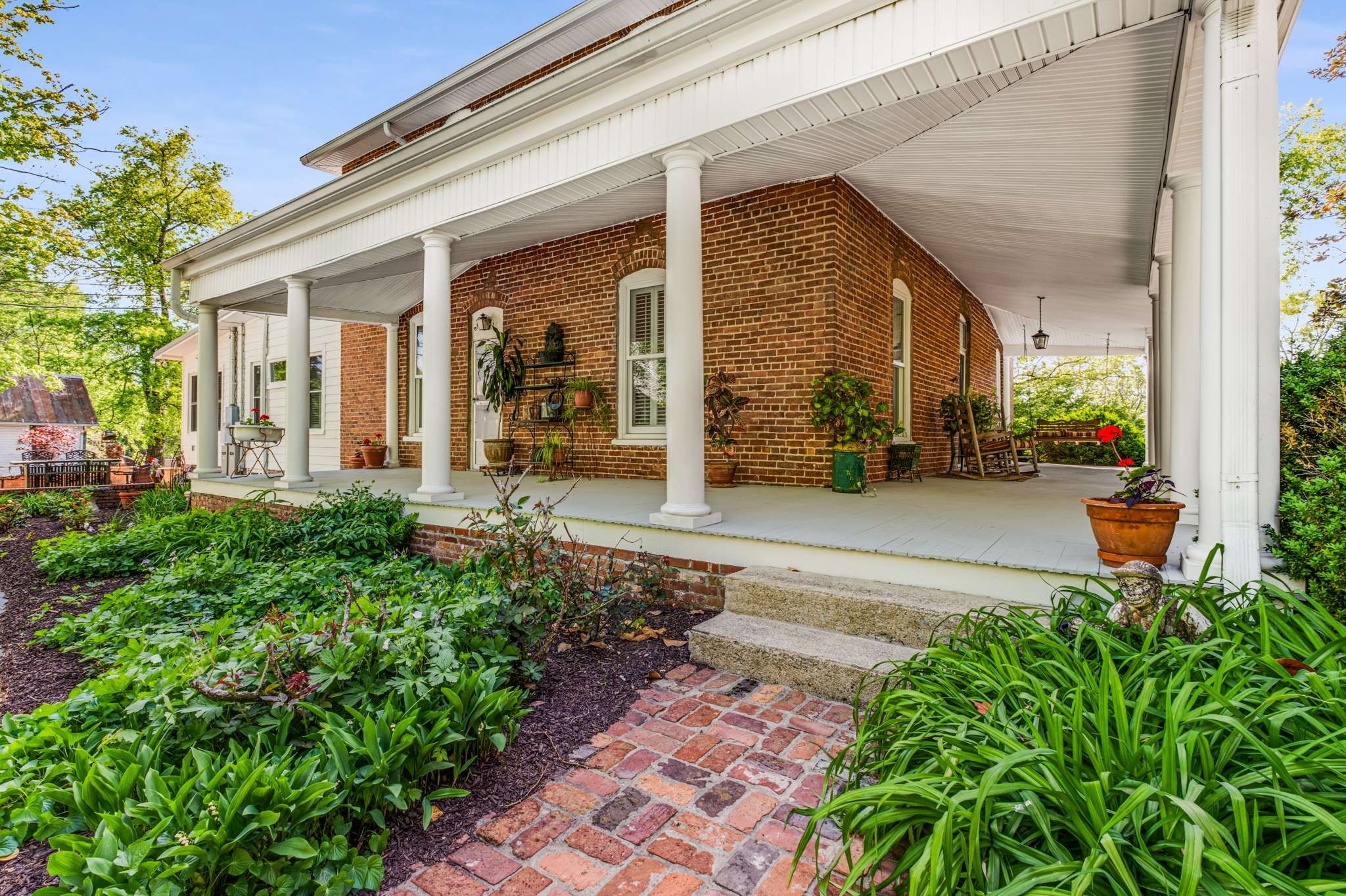 Hollywell Berkston
