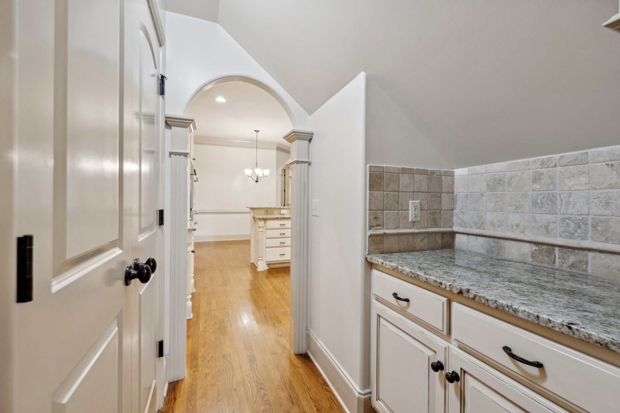 Pantry and butlers pantry