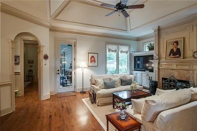 This photo was captured while the owners were living in the home.