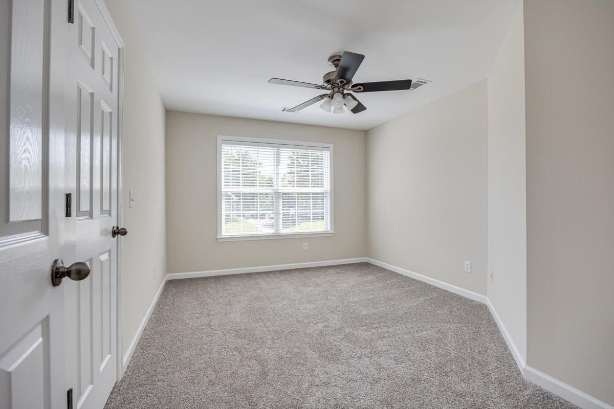 3rd bedroom with new carpet