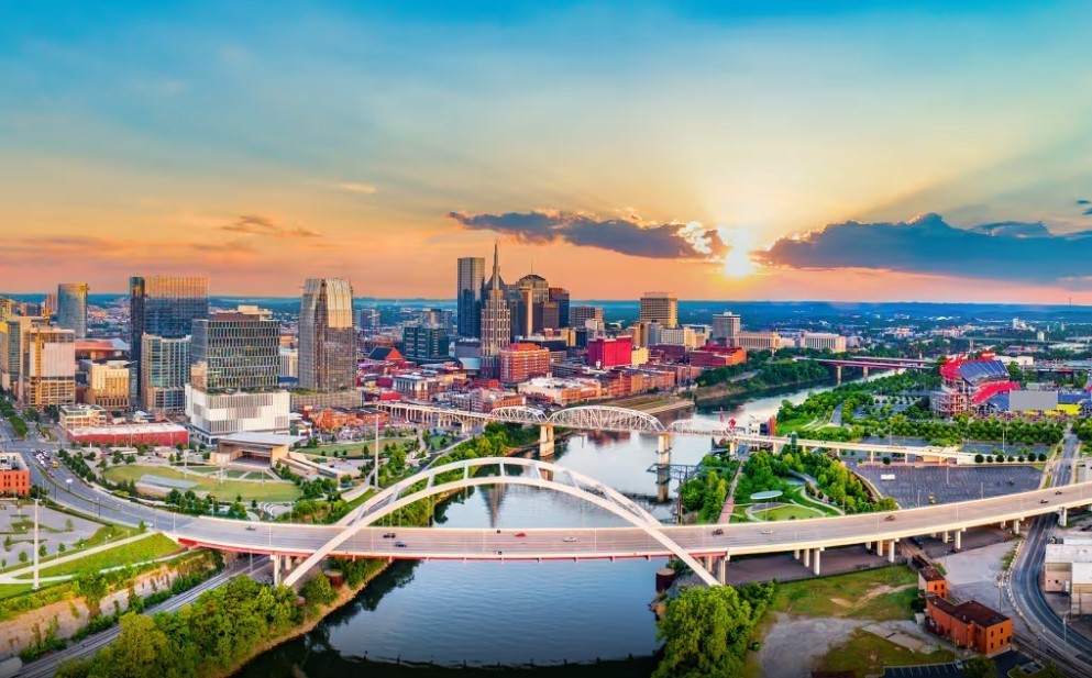 The hustle and bustle of Nashville is right down 24 for those looking to enjoy a sporting event, concert, play or indulge in some of the amazing restaurants!