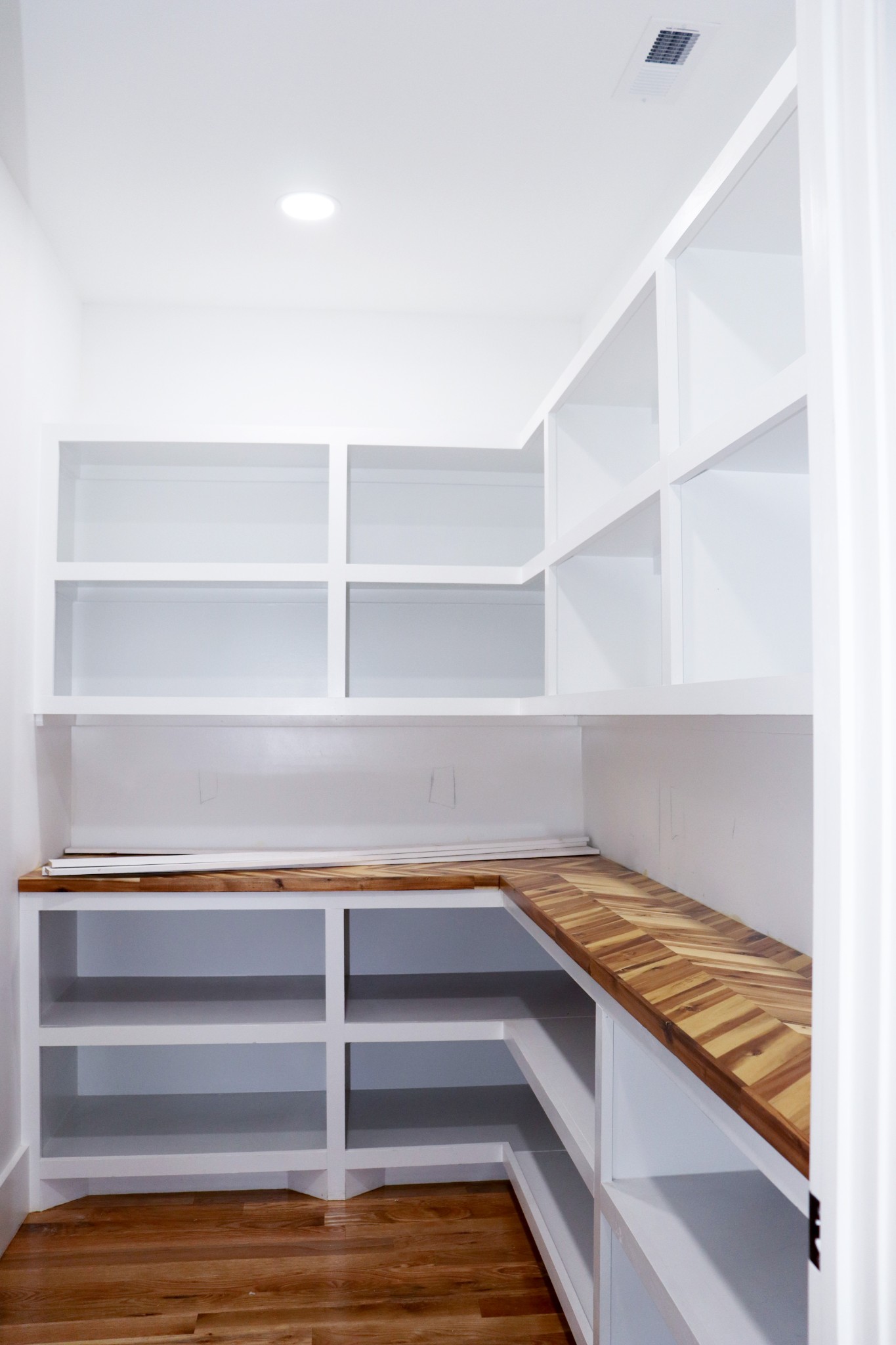 Amazing Pantry with a countertop for cooking or storage. 9 x 15 Pantry