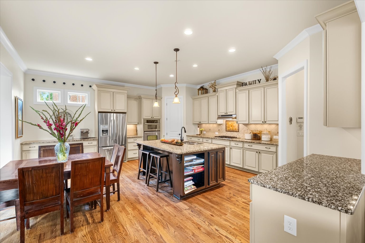 Eat in Kitchen, great island, as well as back counter space