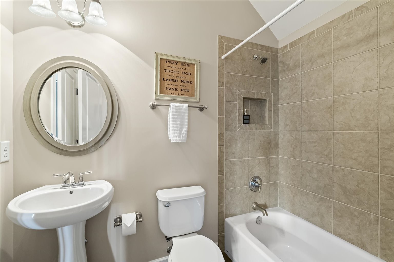 Full bathroom on 3rd level