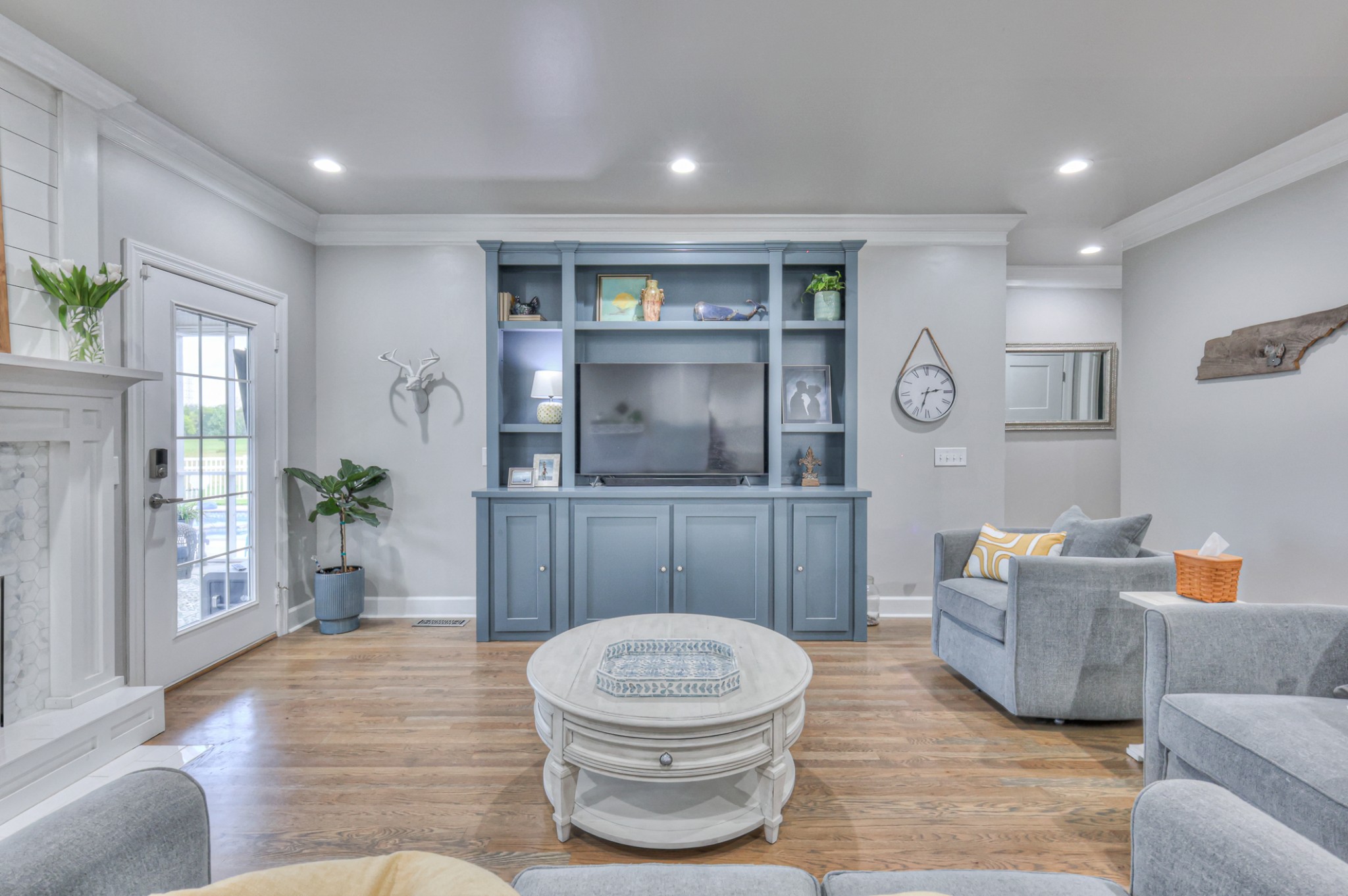 Notice the real hardwood floors