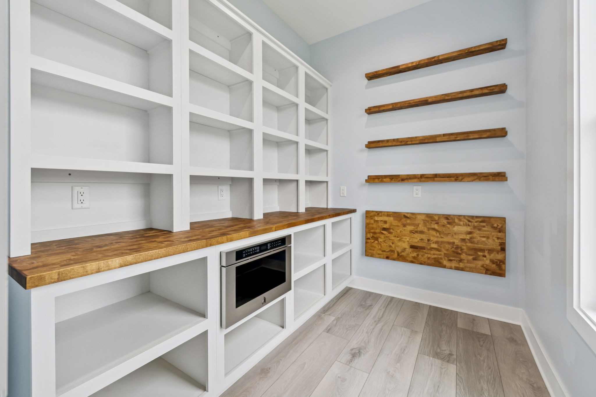 LARGE walk-in pantry!