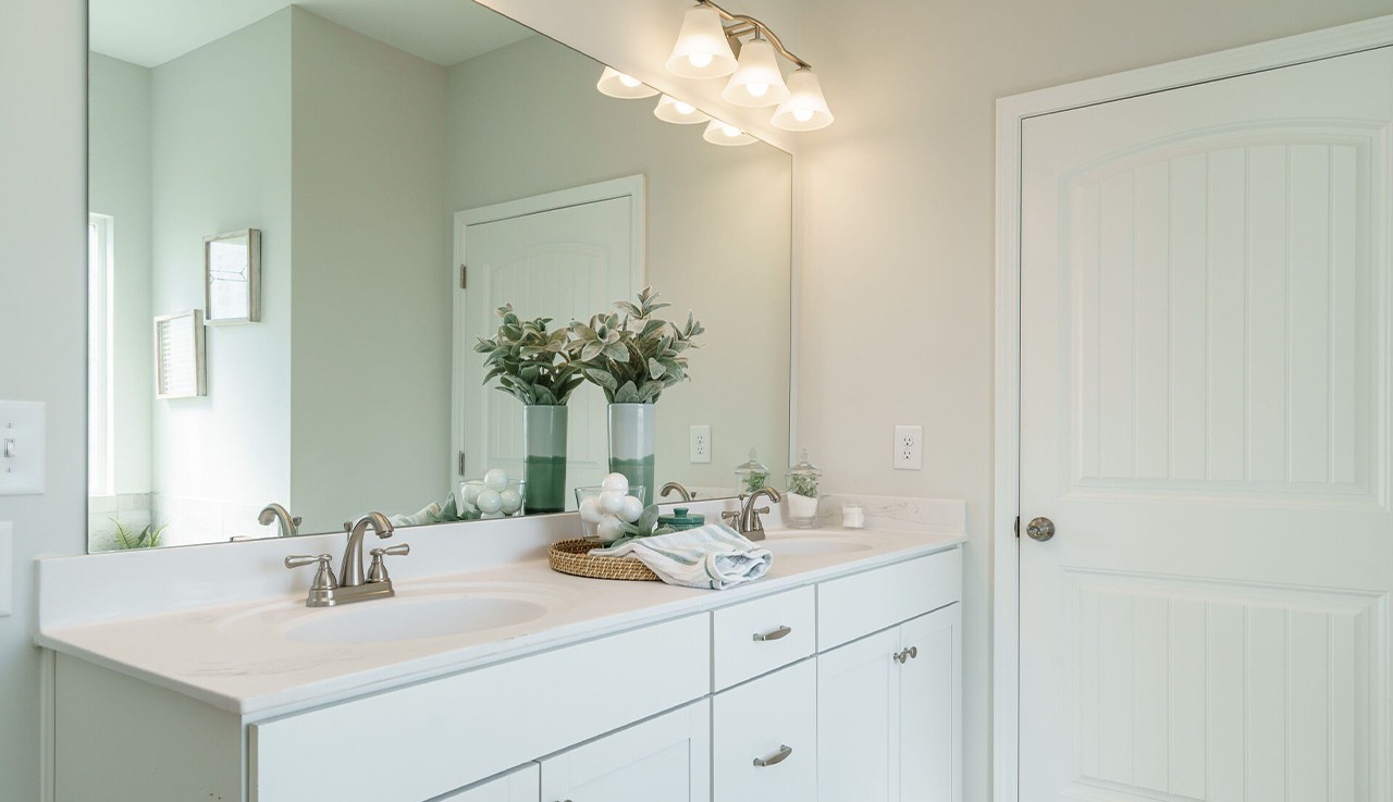 *This is a marketing photo. Colors/options may be different.*