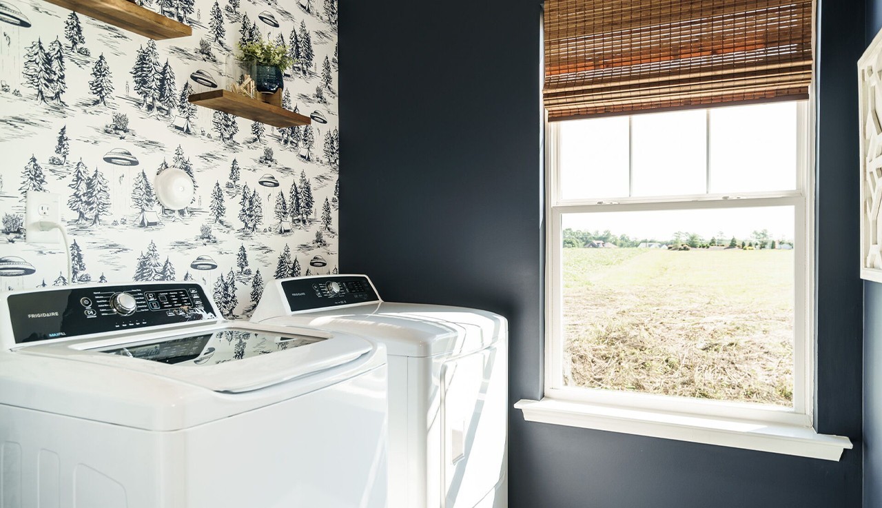 *This is a marketing photo. Colors/options may be different.*