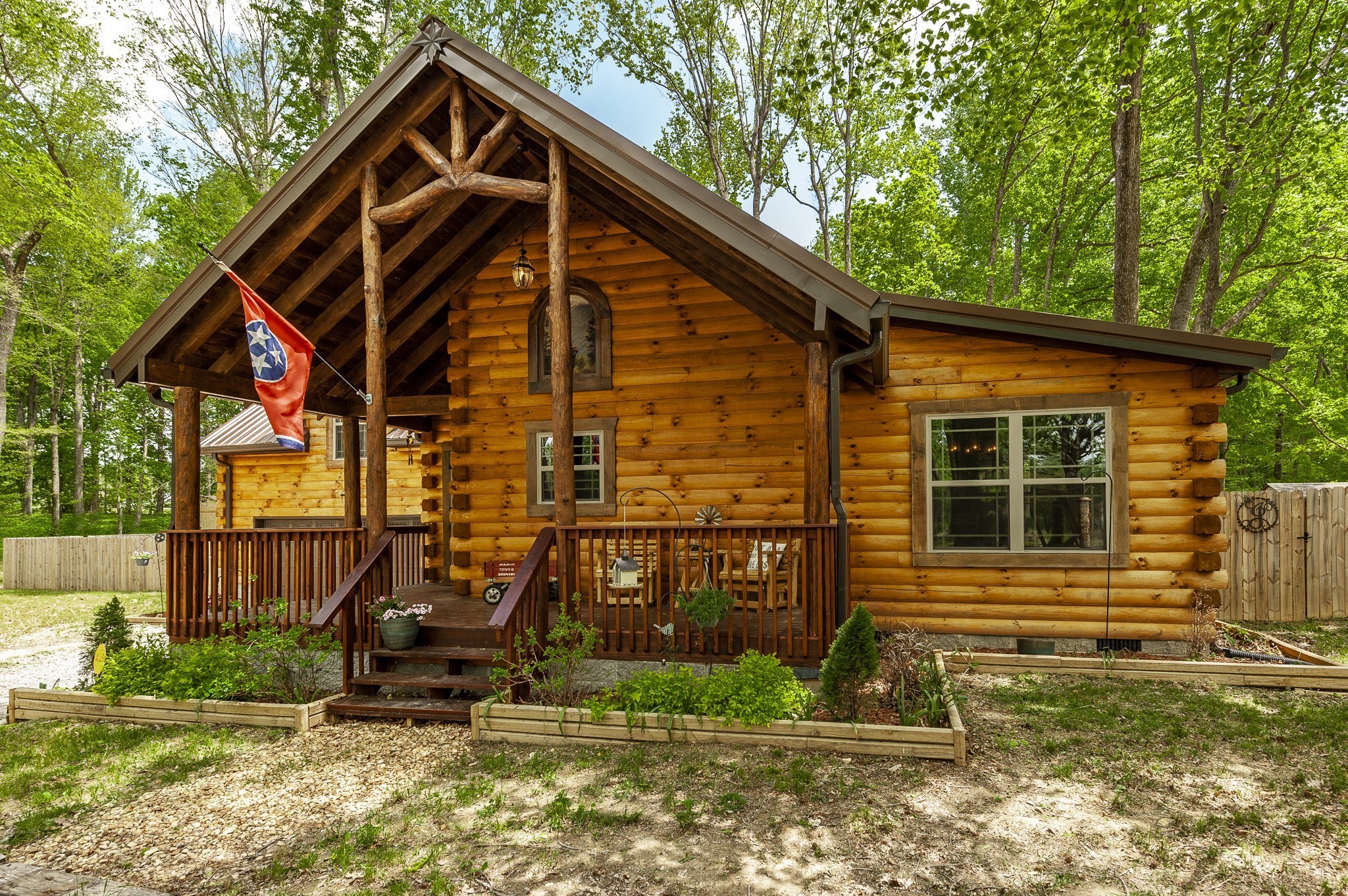 111 Guill Ln, Cottontown, TN 37048