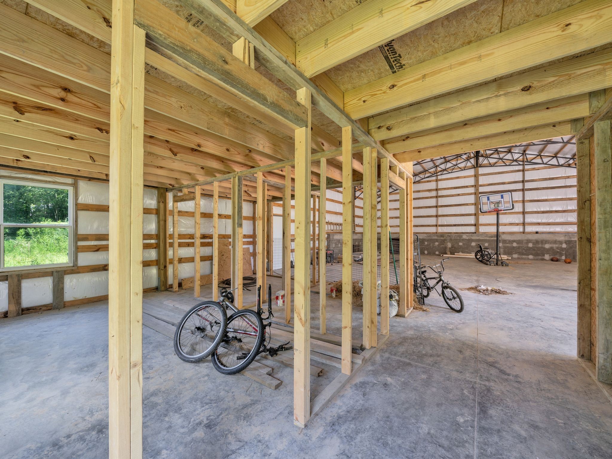 509 Iron Hill Rd, Burns, TN 37029