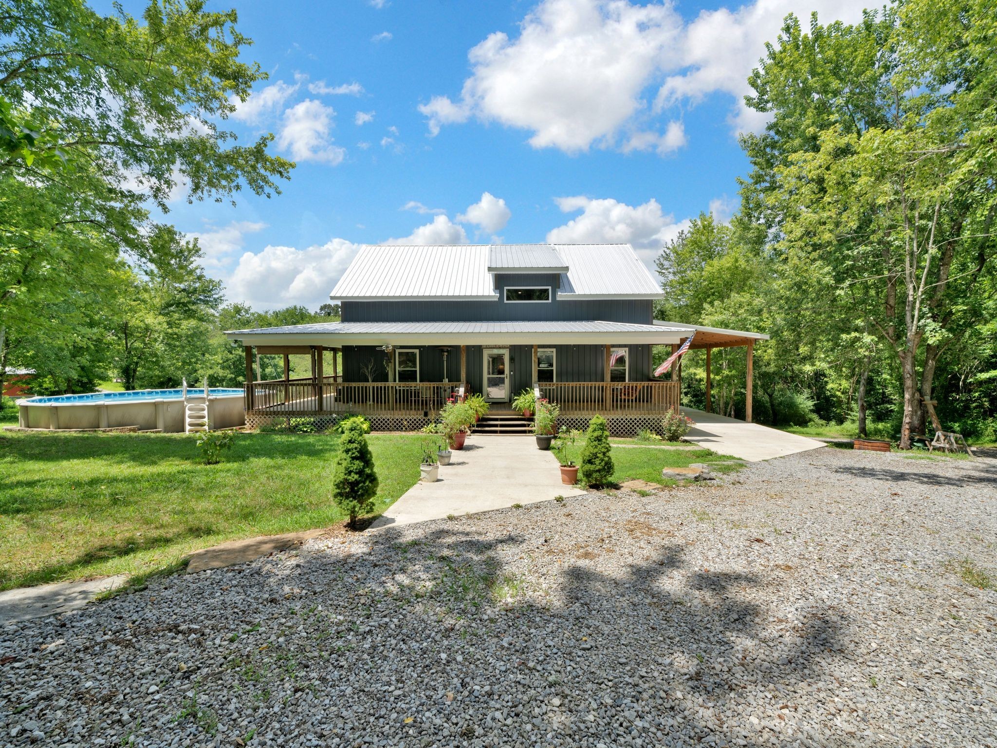509 Iron Hill Rd, Burns, TN 37029