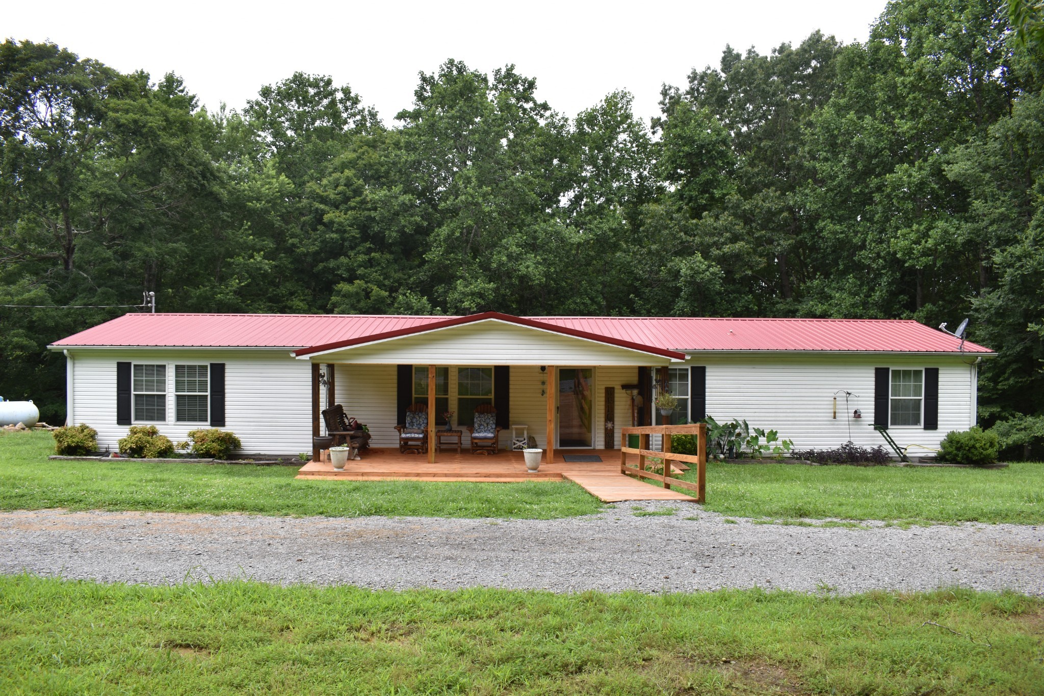 1423 Pack Rd, White Bluff, TN 37187
