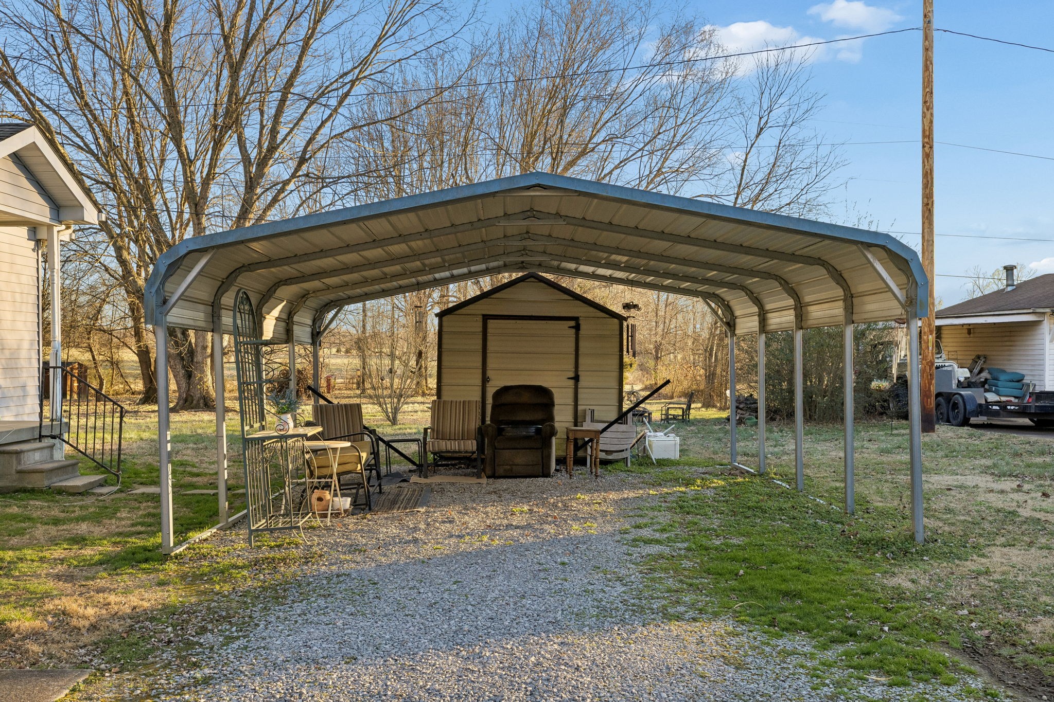 1337 Oaklawn Rd, Chapmansboro, TN 37035