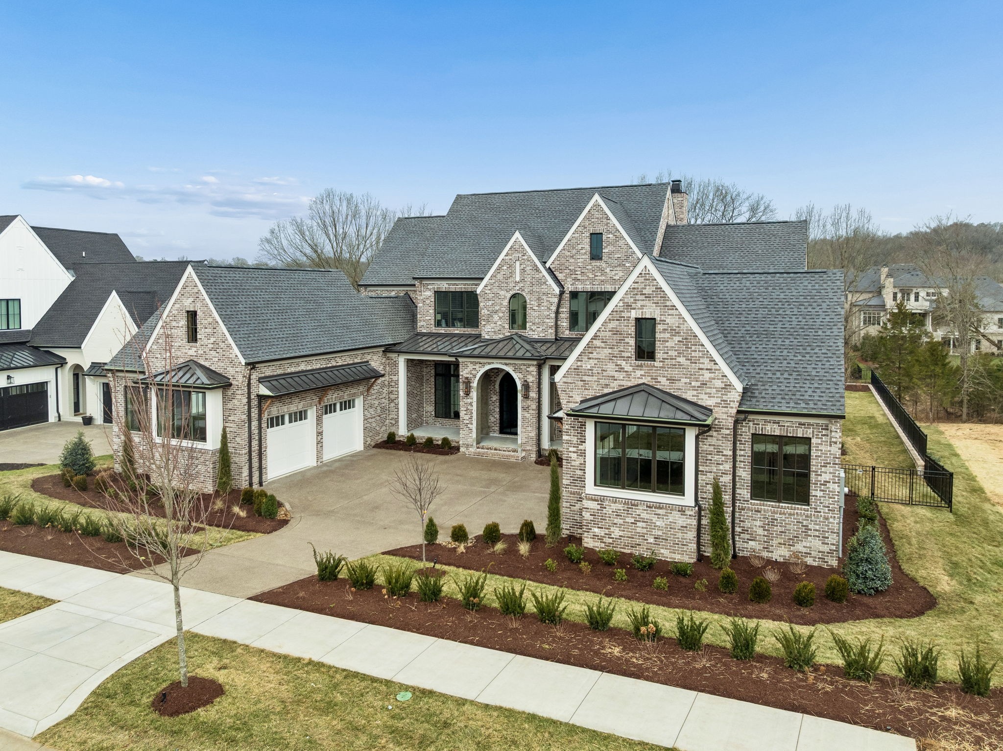 8864 Edgecomb Dr, College Grove, TN 37046