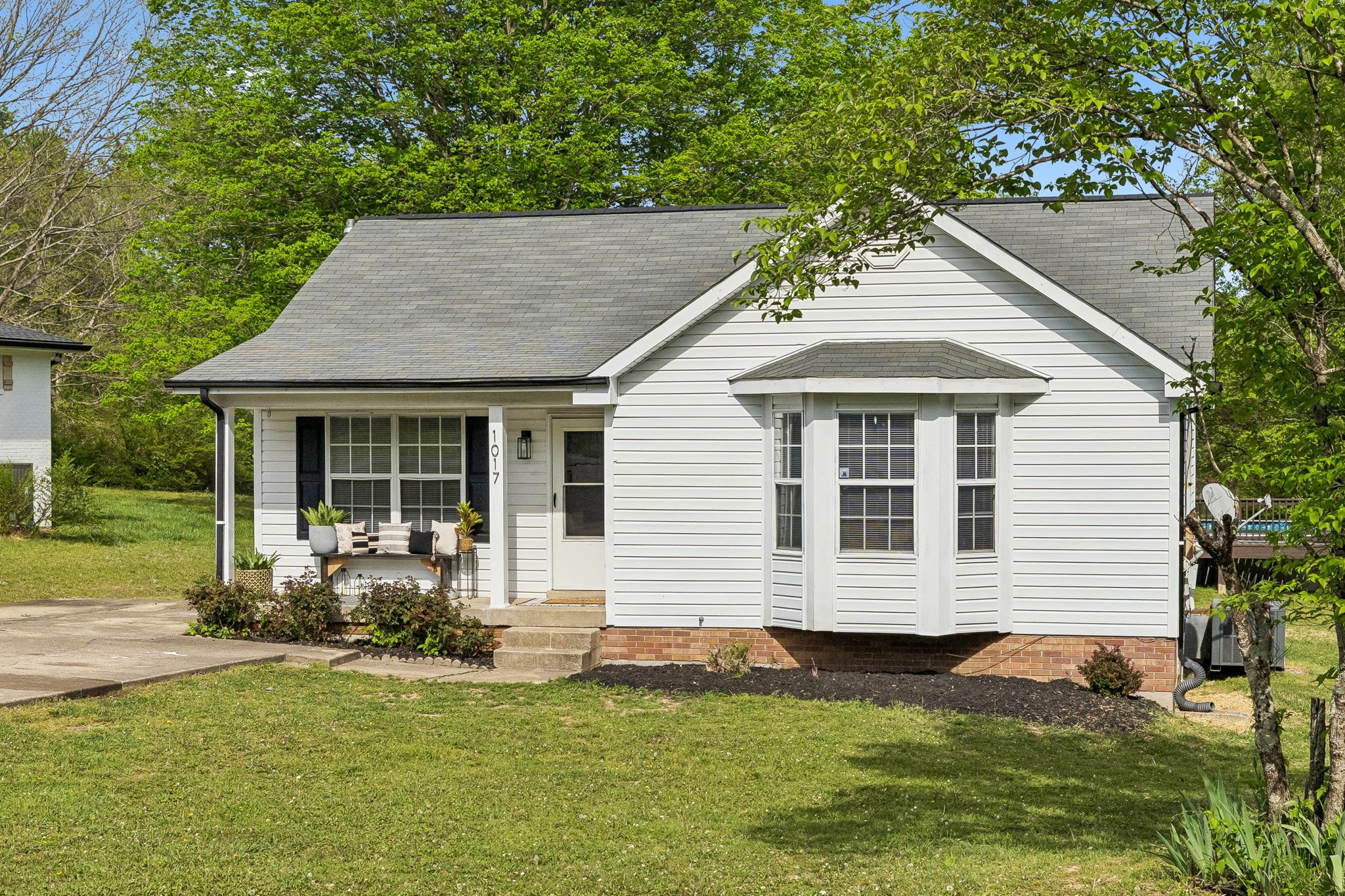 1017 Preston Dr, Burns, TN 37029