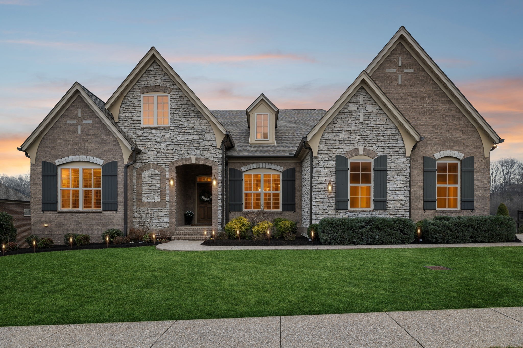 7060 Crimson Leaf Ln, College Grove, TN 37046