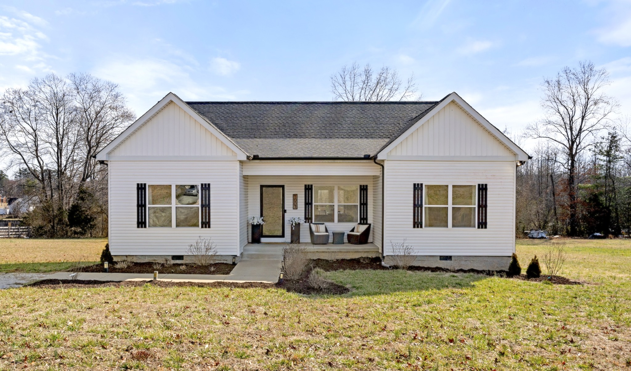 1007 Edgewood Dr, Dickson, TN 37055