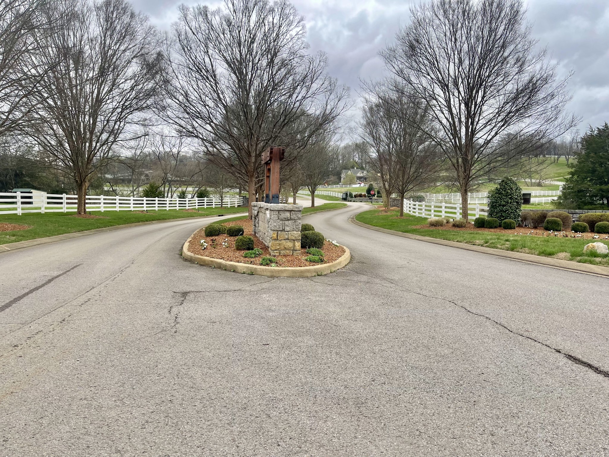 1504 Buckskin Ct, Thompsons Station, TN 37179