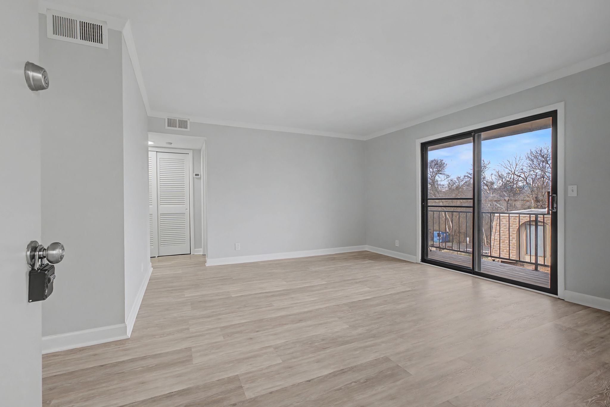 420 Walton Ln #J47, Madison, TN 37115