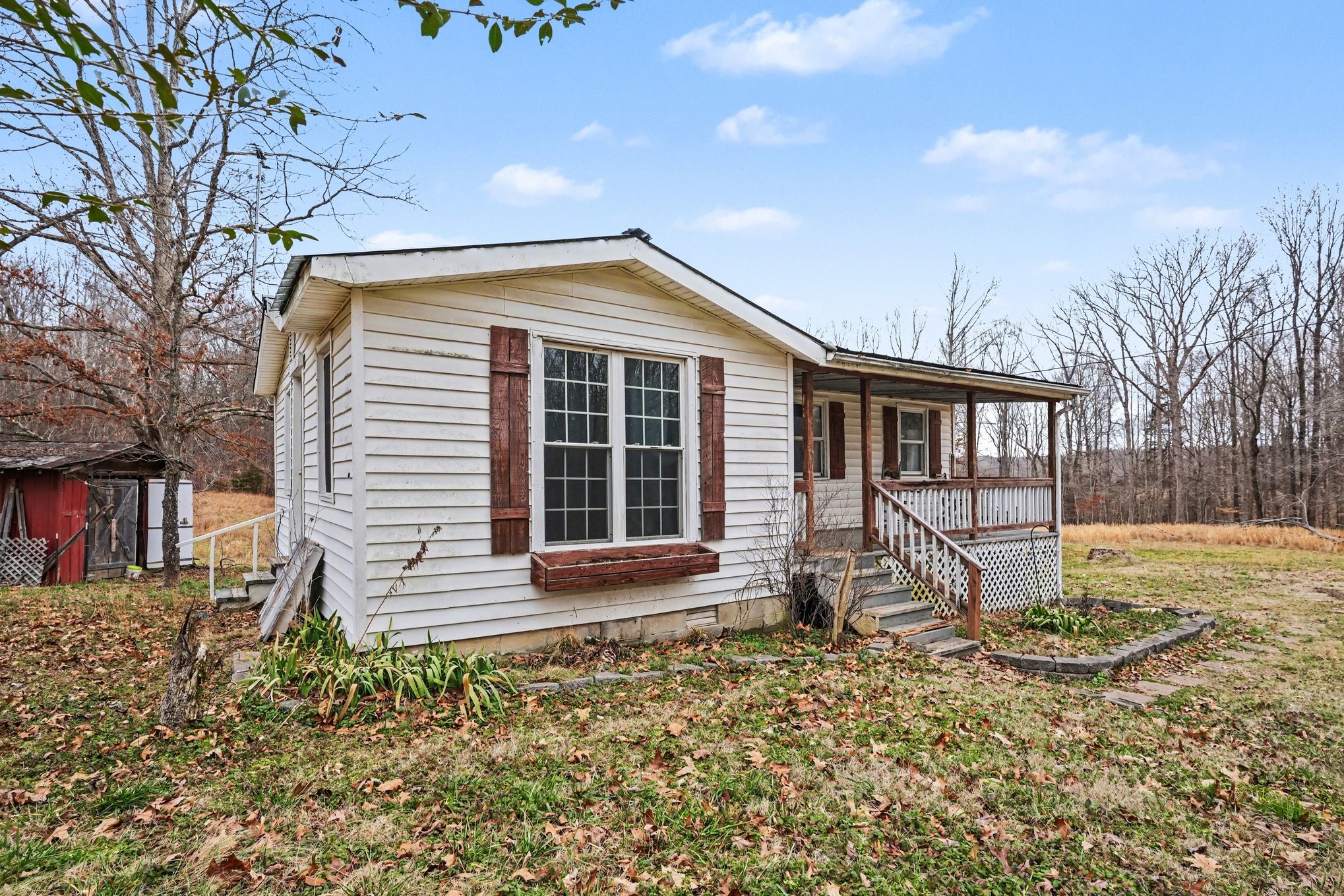 1323 Old Stage Rd, Charlotte, TN 37036
