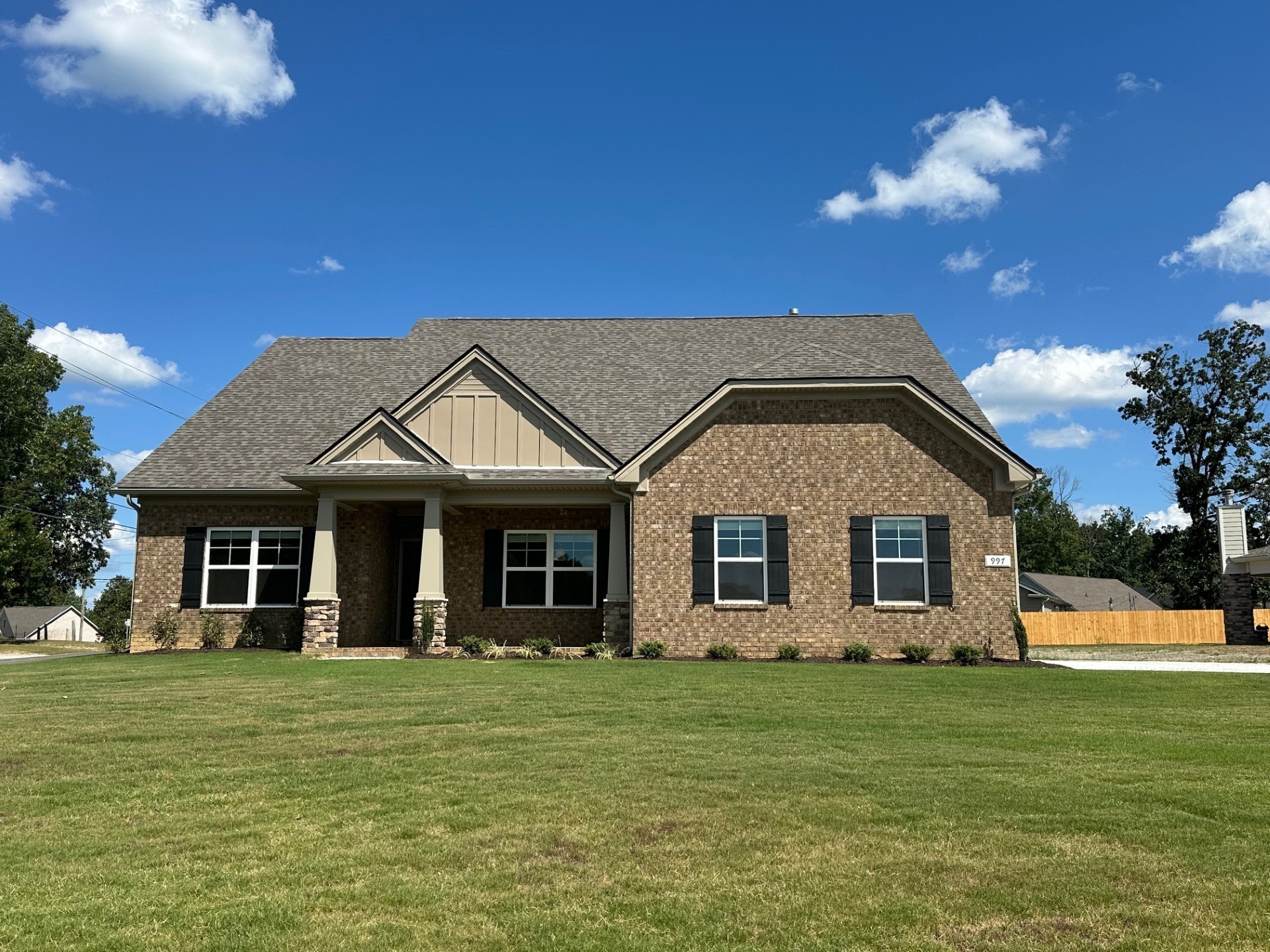 1313 Amber Hills Dr, Ashland City, TN 37015