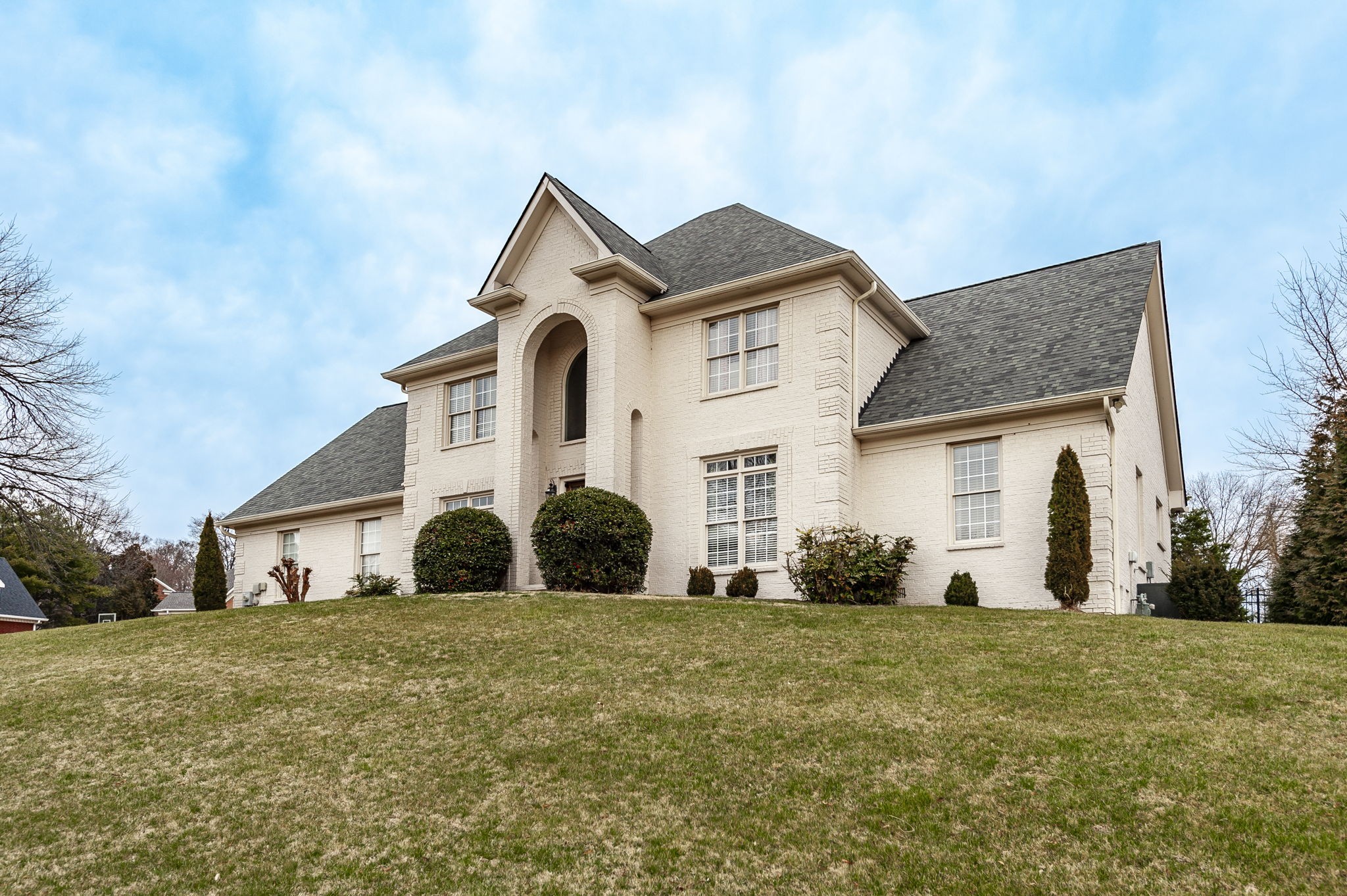 100 Loch Leven Way, Hendersonville, TN 37075