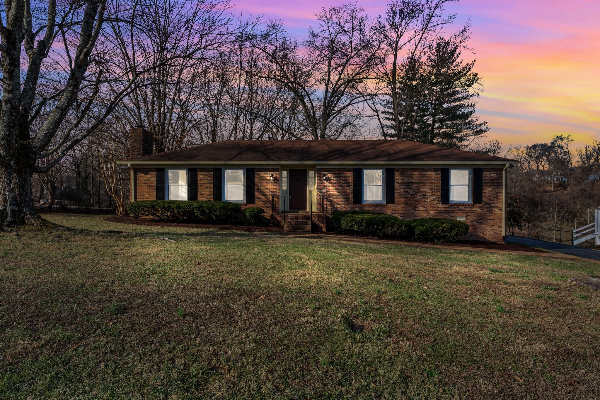 305 S Pawnee Dr, Springfield, TN 37172