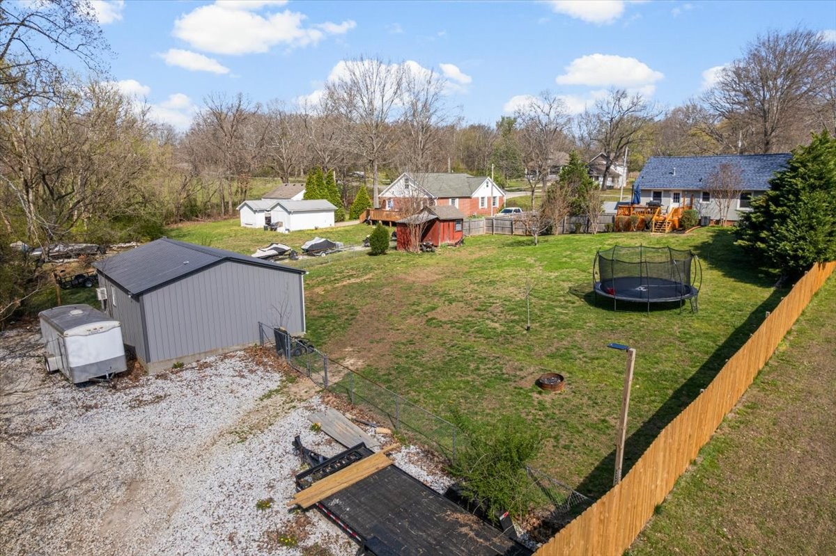 1027 Mulberry St, Burns, TN 37029