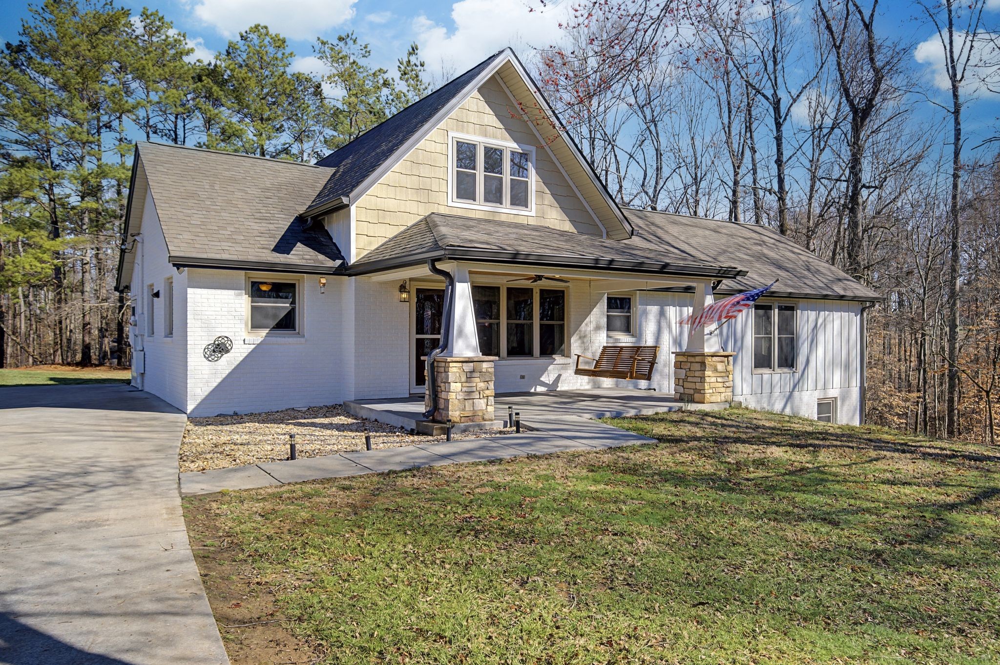 1231 Abiff Rd, Bon Aqua, TN 37025