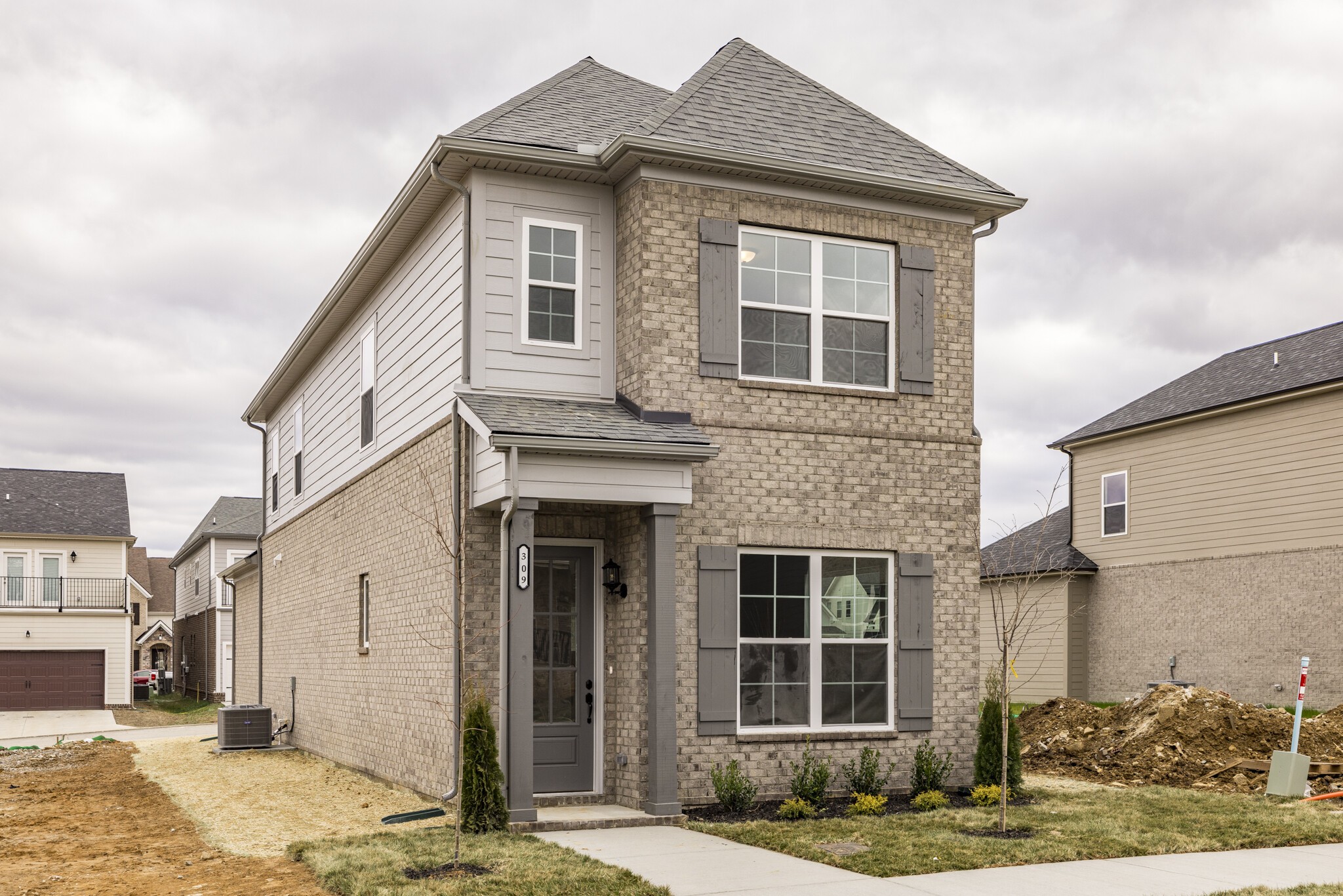 162 Oasis Dr, La Vergne, TN 37086