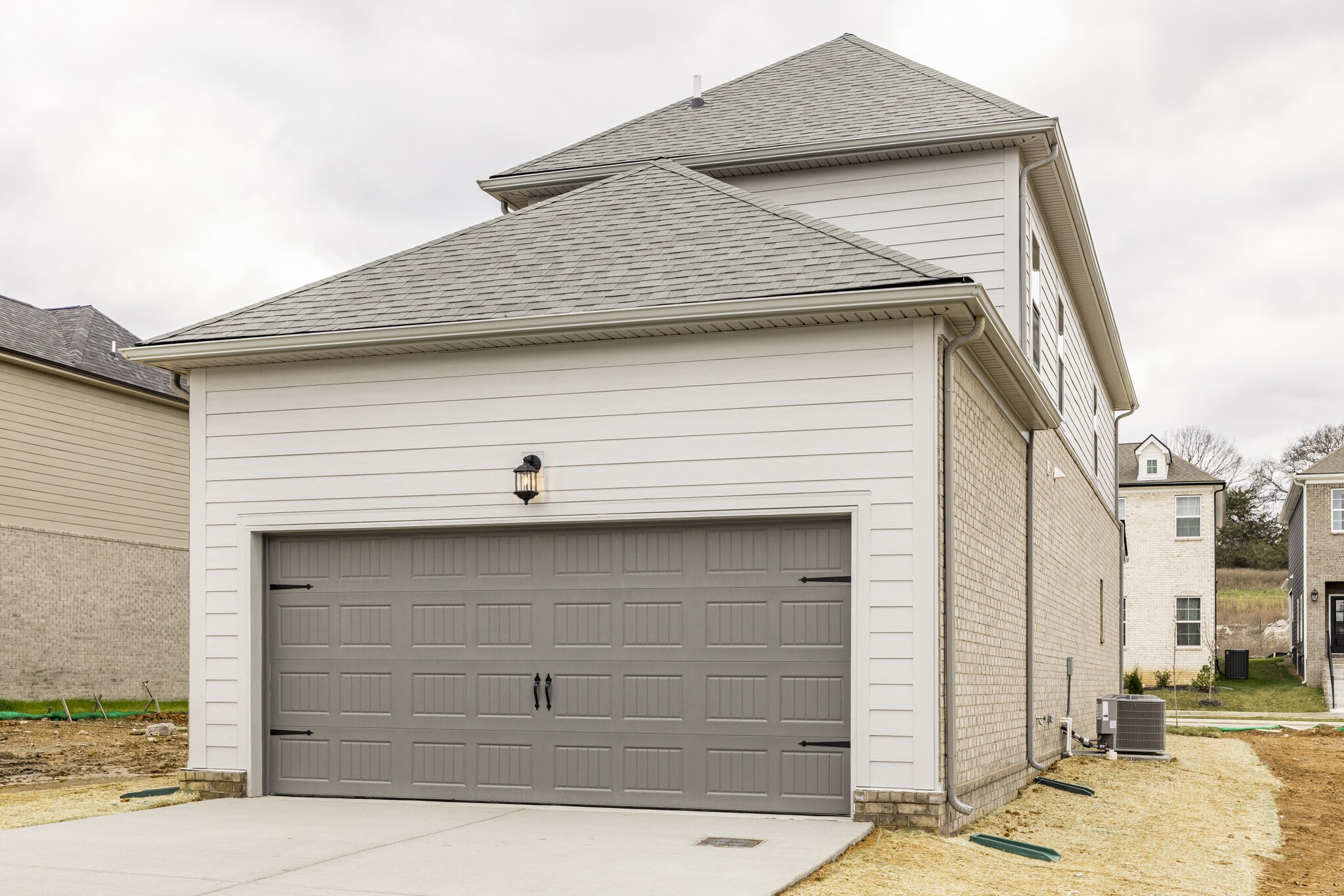 162 Oasis Dr, La Vergne, TN 37086