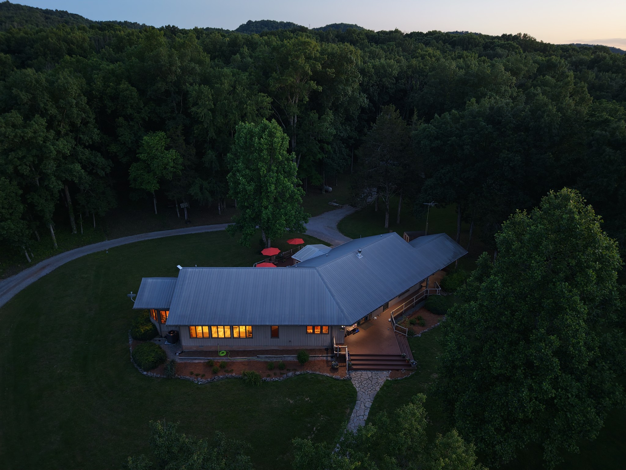 6960 Millersburg Rd, Christiana, TN 37037