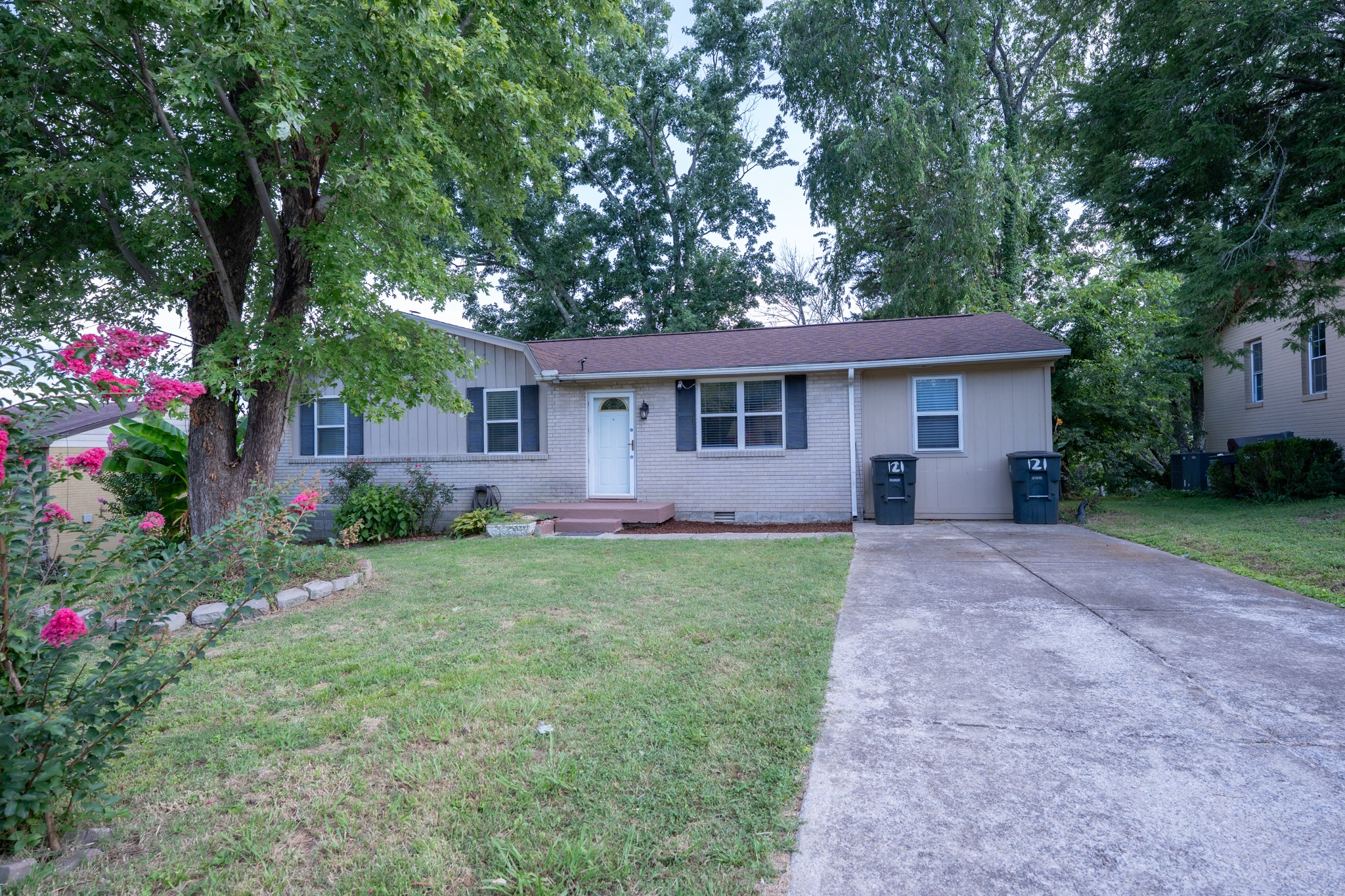 121 Tomarand Rd, Antioch, TN 37013