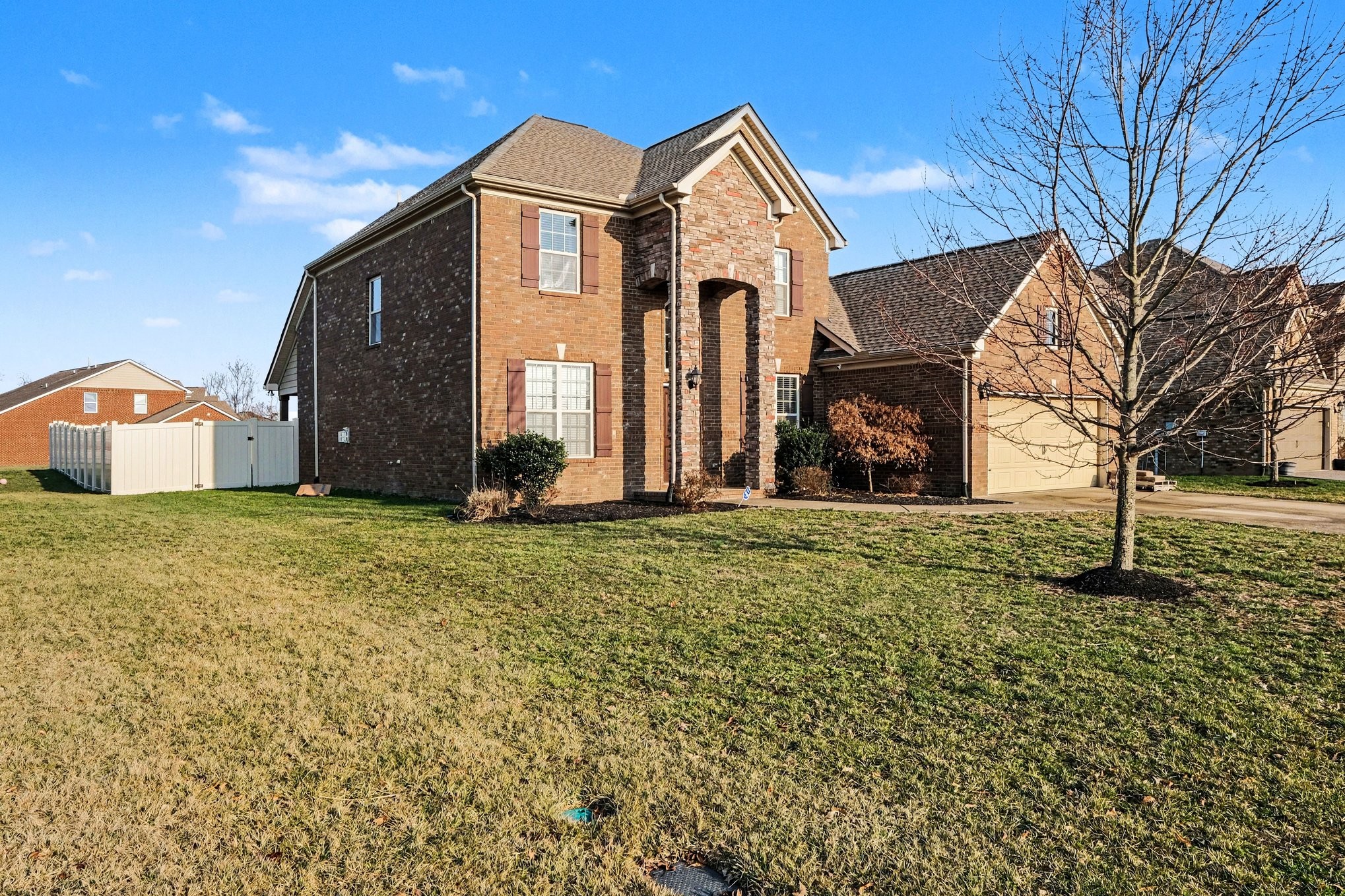 1043 Brixworth Dr, Thompsons Station, TN 37179