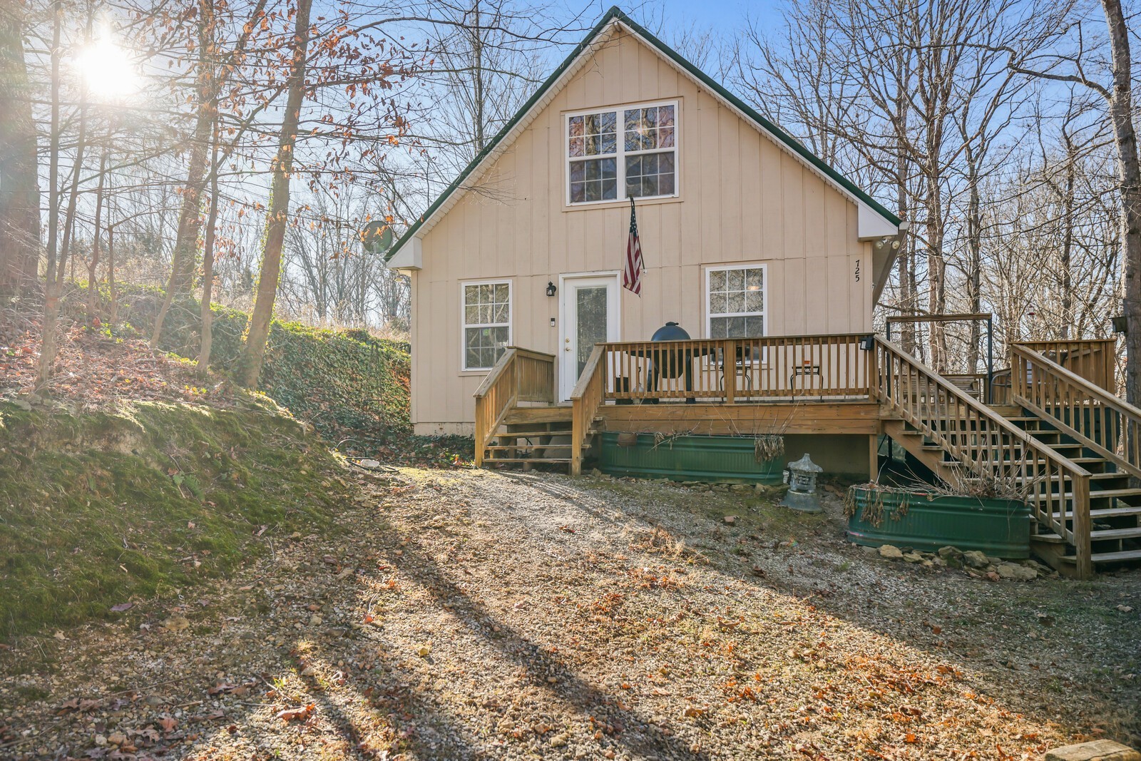725 Calvert Ridge Rd, Westmoreland, TN 37186