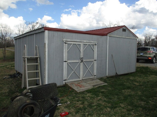 721 Hog Back Ridge Rd, Bethpage, TN 37022