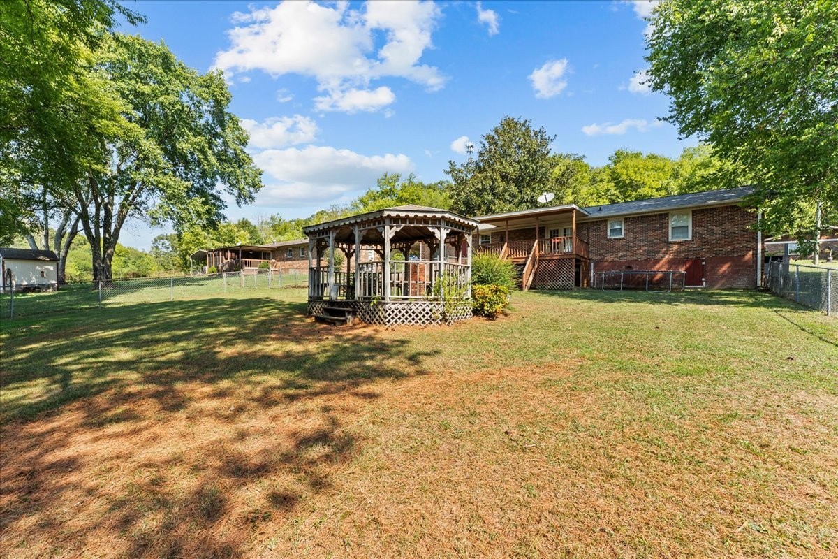 205 Bellview Dr, Mount Pleasant, TN 38474