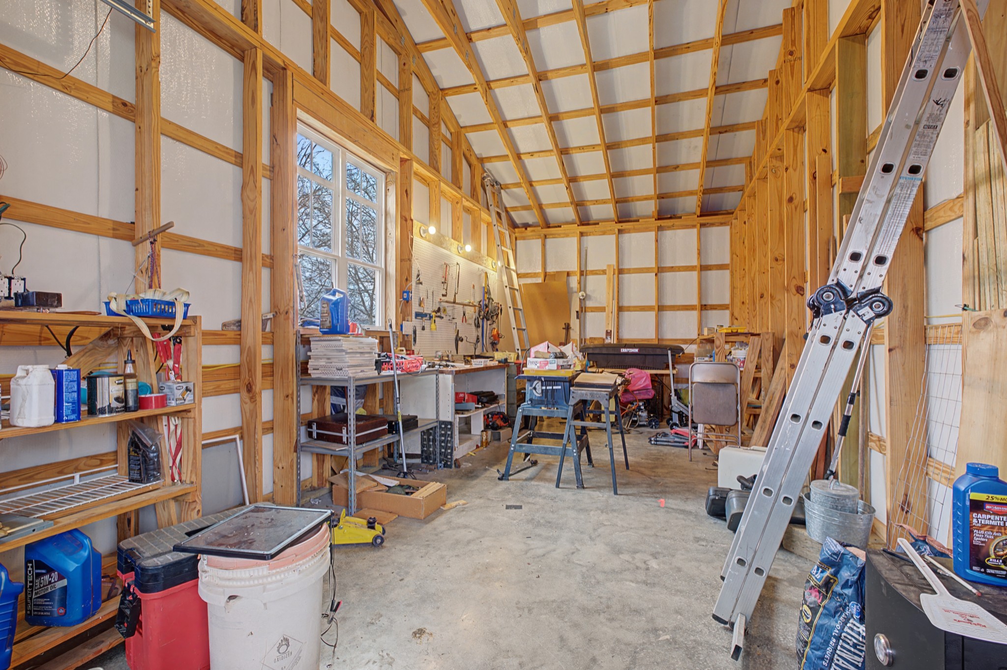 354 Bowling Branch Rd, Cottontown, TN 37048