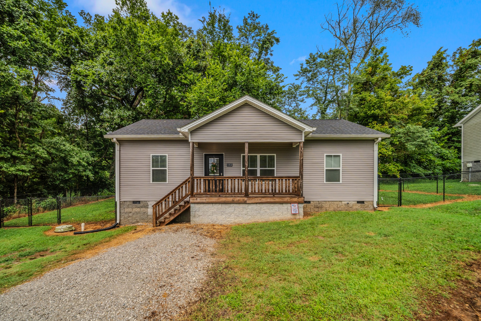 112 Holland Dr, Burns, TN 37029